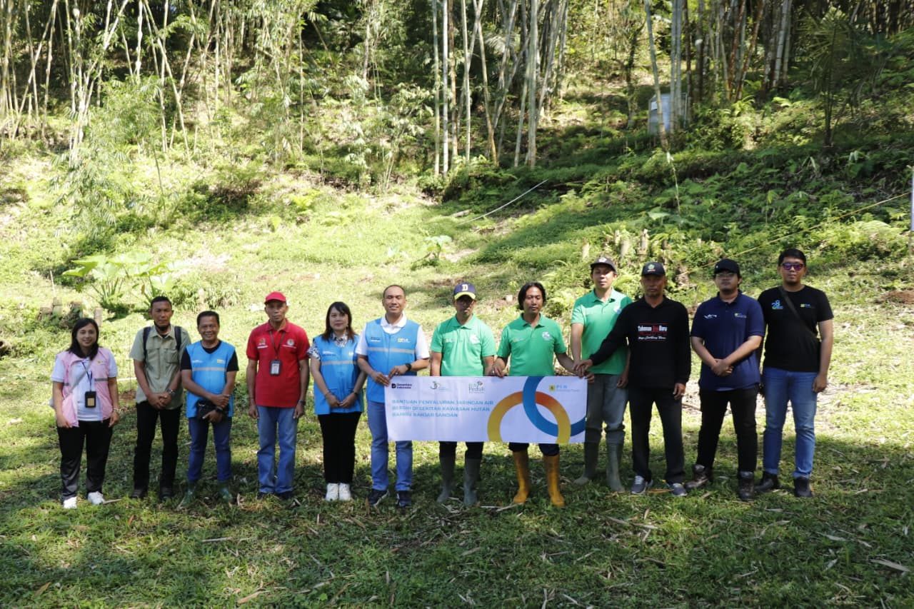 Bantuan jaringan air bersih Hutan Bambu Sandan